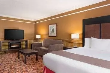 汽车旅馆  Travelodge By Wyndham Meadow Lake