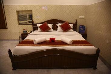 Отель City Plaza 7