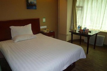 בית מלון כפרי Greentree Inn Taiyuan Wuyi Road Express