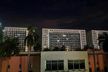 Kapselihotelli Staycation Sea Residences Moa Jermel