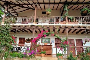 پانسیون Hostal Villa San Rafael