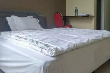 Hotel Travelista Homestay Near Gor Candradimuka Semarang Mitra Reddoorz