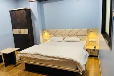 酒店 Manas Ac Rooms