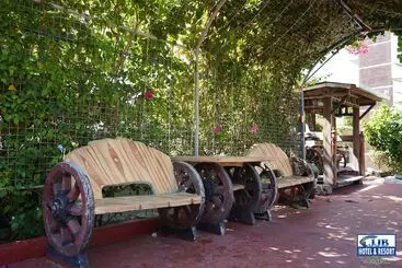 Jjb Aquafarm Resort By Cocotel