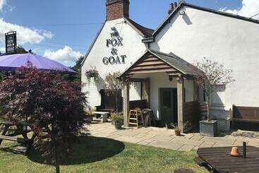 בית מלון כפרי Fox And Goat