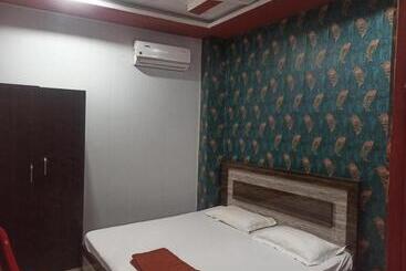 בית מלון כפרי White Stone Gonda