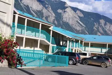 Canadas Best Value Inn Mile 0 Motel Lillooet