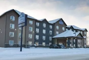 Отель Lakeview Inns & Suites Fort Nelson