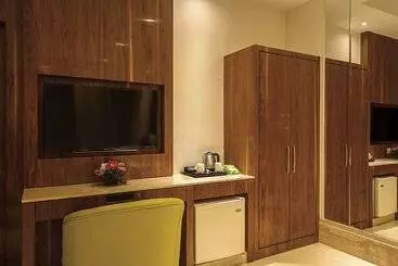 호텔 Regenta Inn Embassy