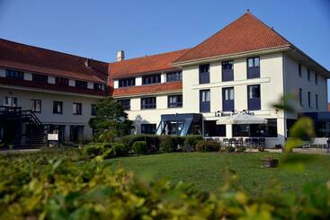 فندق La Rose Des Sables