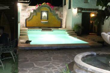 ペンション Hostal Villa El Campanario