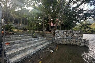 هاستل Yaxlik River Lodge