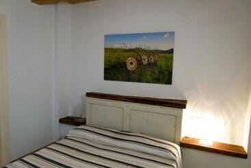 住宿加早餐  Lacasettabb