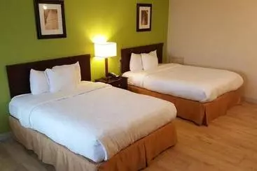 호텔 Airport Waterfront Inn