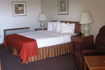 هتل Fort Hays Inn