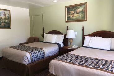 酒店 Americas Best Value Inn And Suites  Yucca Valley