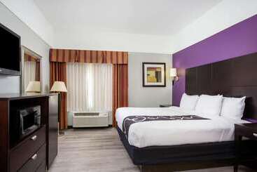 فندق La Quinta Inn & Suites By Wyndham Raymondville