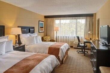 Radisson Hotel Freehold