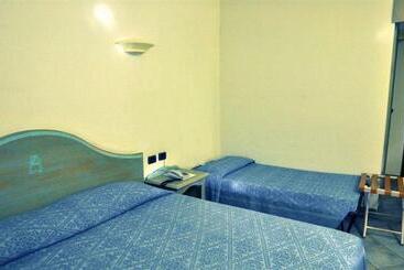 Отель Su Giganti