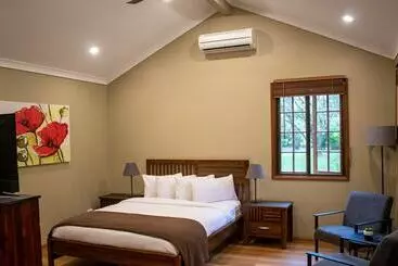 Sunshine Valley Cottages