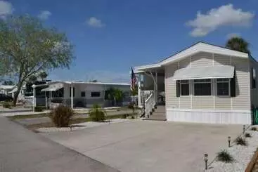 Hotel Winter Quarters Encore Manatee Rv Resort
