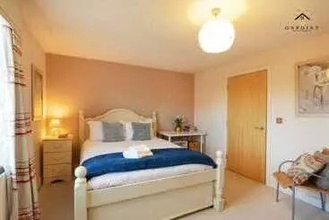 Pensiune Captivating & Comfy 3 Bed Home 2parking