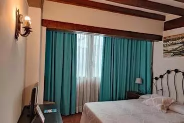 هتل Pasaje San Jorge