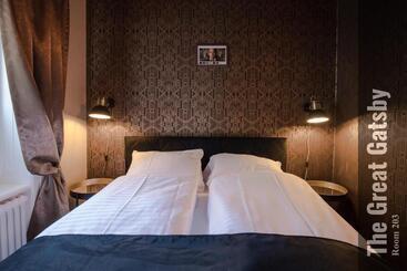 The Henry Self Check In Guesthouse