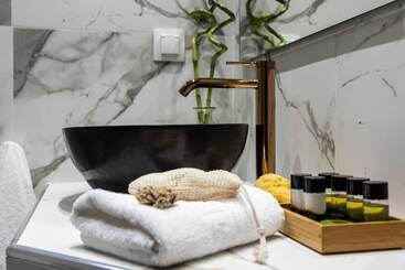 هتل Avaton Suites & Villa Philian Collection