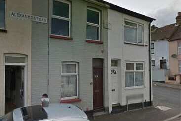 Residenz Beautiful 3 Bed House In Chatham