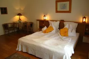 Kır Evi Römerstein