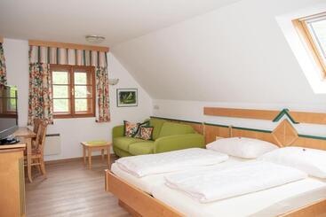 בית מלון כפרי Weinberghof & Weingut Lagler