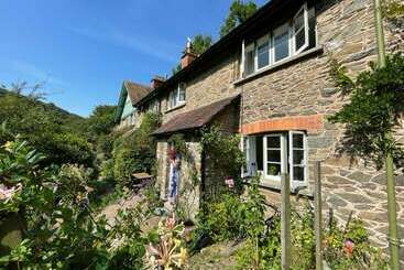 Cosy Cottage In Lynbridge, Near Lynton, Uk