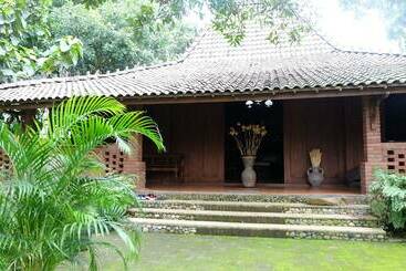 Pensão Villa Bandungan By Simply Homy