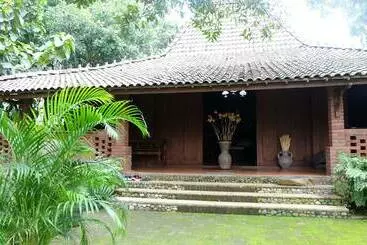 Pansiyon Villa Bandungan By Simply Homy