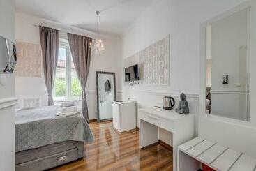 Pensão Heritage Rose Split