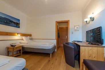 膳宿费 & Landgasthof Ragginger Attersee