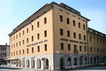 هتل Albergo Delle Alpi