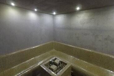 Отель Masseria & Spa Luciagiovanni