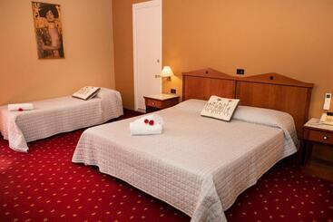 ホテル Milano Pool & Garden