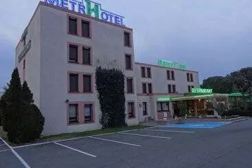 Metrhotel Basso Cambo