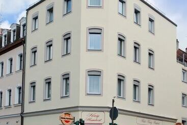 Hotelli König Humbert