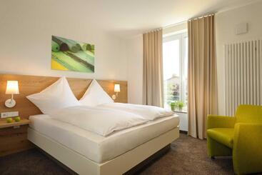 Pensão Hirsch   Das Ellwanger Land