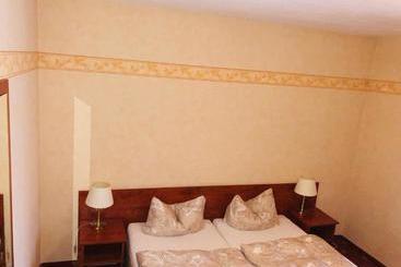 酒店 Restaurant Lenhsen