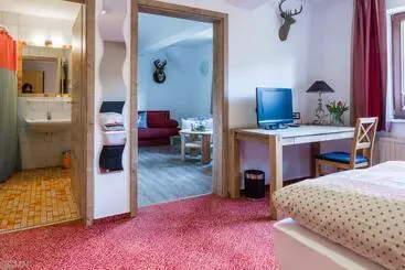 بيت ريفى Landhotel Baumwipfel