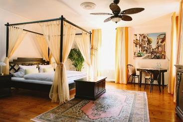 پانسیون Restaurant Dicker Mann Hotel Zum Blauen Krebs