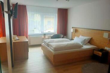 Hotel Lowen By Mastiff