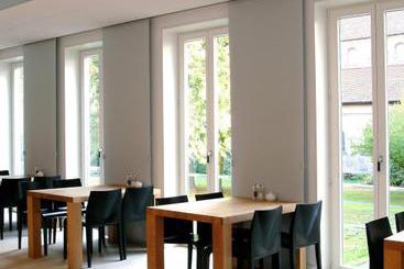 Отель Michaeliskloster Tagungsstaette