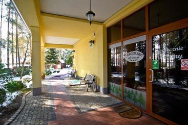 酒店 Ik Gościniec Pod Sosnami Drzonków