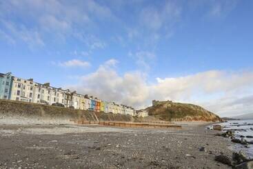 Mökkimajoitus Garreg Wen